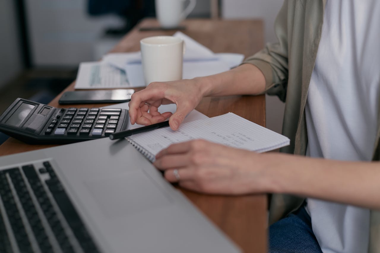 invoice audit desk landscape